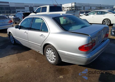 2001 Mercedes-Benz E 320 from USA, damaged, VIN WDBJF65J31B250070